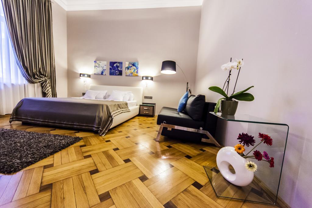 Matei Corvin Deluxe Apartment Cluj-Napoca Zimmer foto