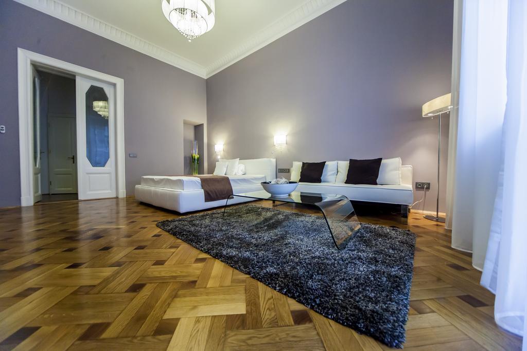 Matei Corvin Deluxe Apartment Cluj-Napoca Zimmer foto